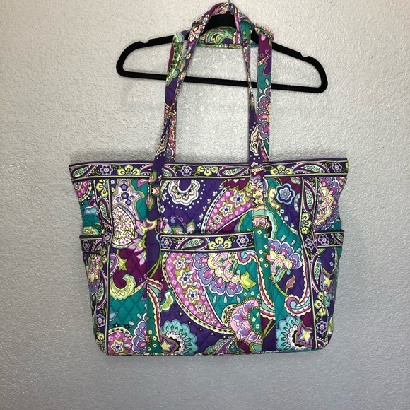 Vera Bradley Handbags - Excellent Vera Bradley Get Carried Away Tote Heather Paisley